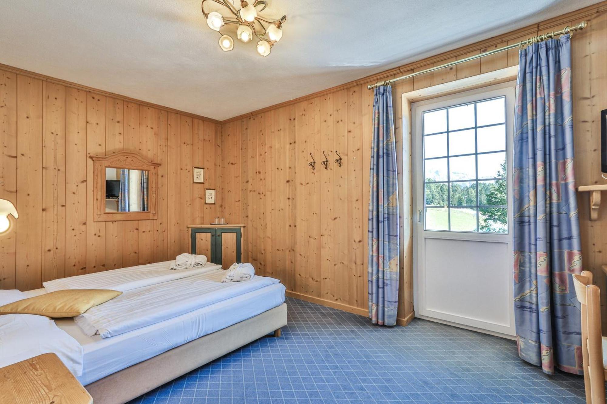 Mytime Hotels Savoy Vigo di Fassa Pokoj fotografie