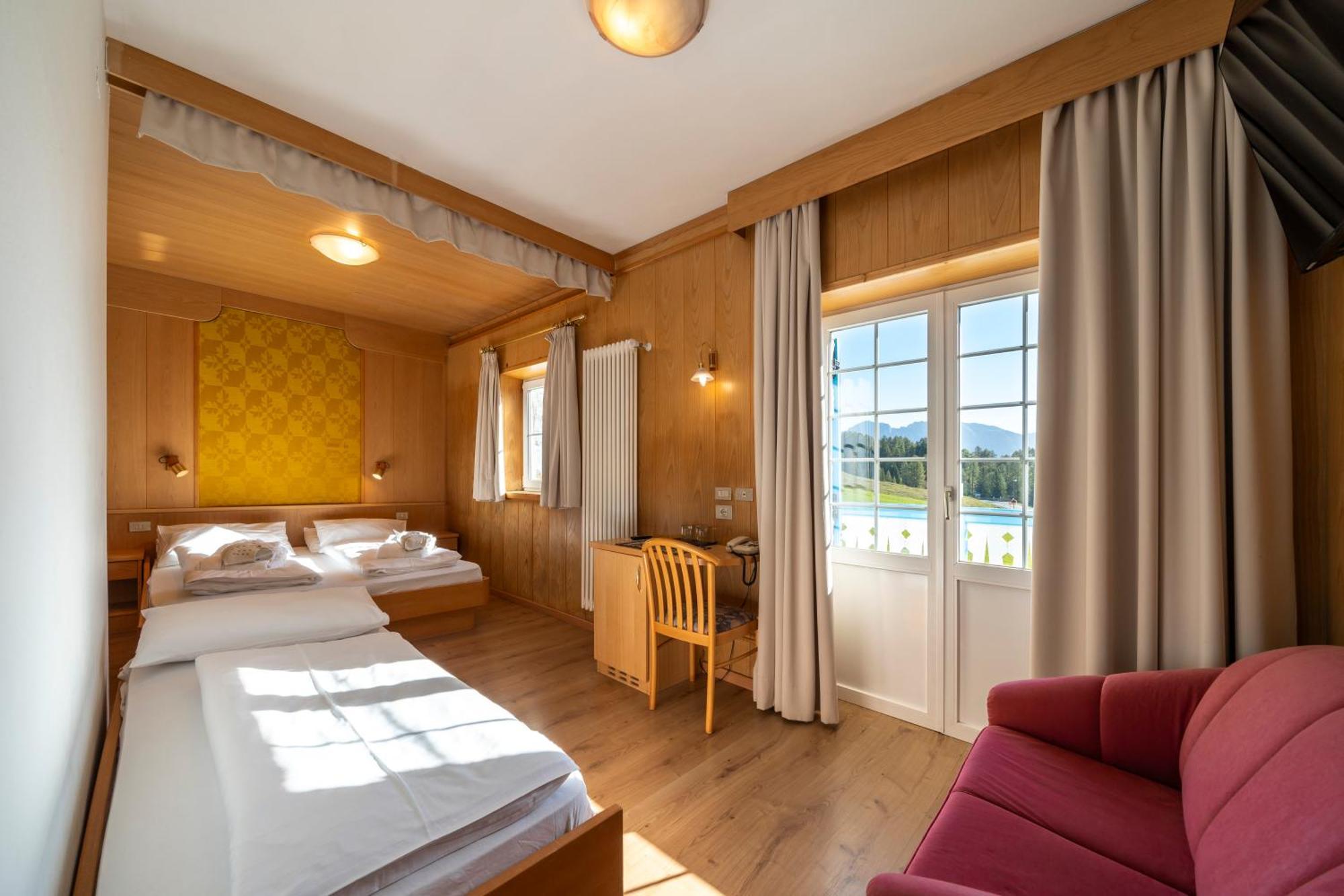 Mytime Hotels Savoy Vigo di Fassa Exteriér fotografie