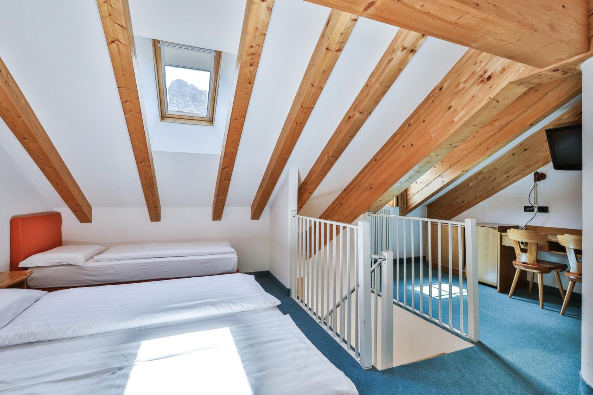 Mytime Hotels Savoy Vigo di Fassa Pokoj fotografie